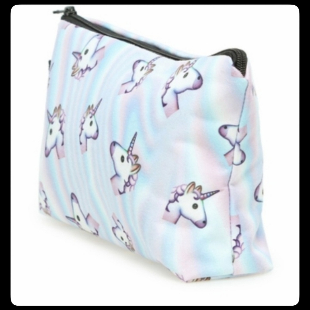 🆕️LAST 1🦄UNICORN AND RAINBOWS ZIP POUCH🦄 - Picture 2 of 8